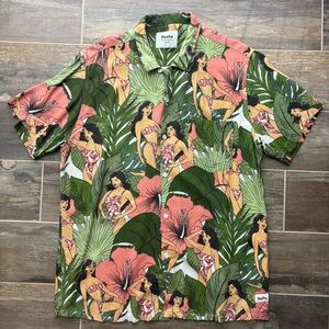 Duvin Beach Babes Collared Short Sleeve Button Front Hawaiian Shirt Medium